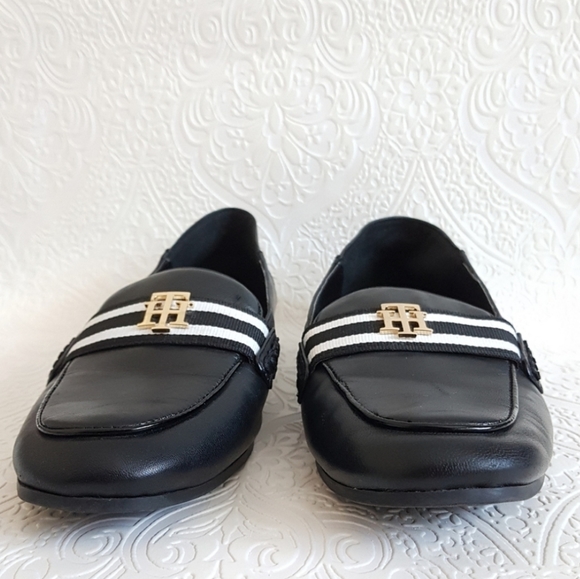 NWT Tommy Hilfiger Monogram Leather Loafers - Picture 3 of 6